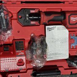 Milwaukee m18 short throw press tool PEX 
