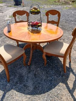 Solid Pine.Dining Table with 4 Chairs