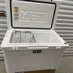 NEW yeti Tundra Cooler 105