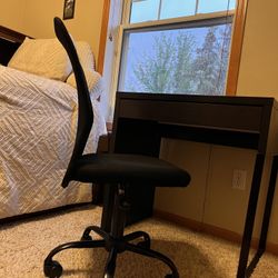 CHILDREN’S STUDY DESK & SWIVEL CHAIR  (BLACK, 28.7INCHES WIDE,  ROLLING CHAIR W ADJUSTABLE HEIGHT)