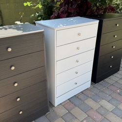 New Chest 5-Drawer Dresser 
