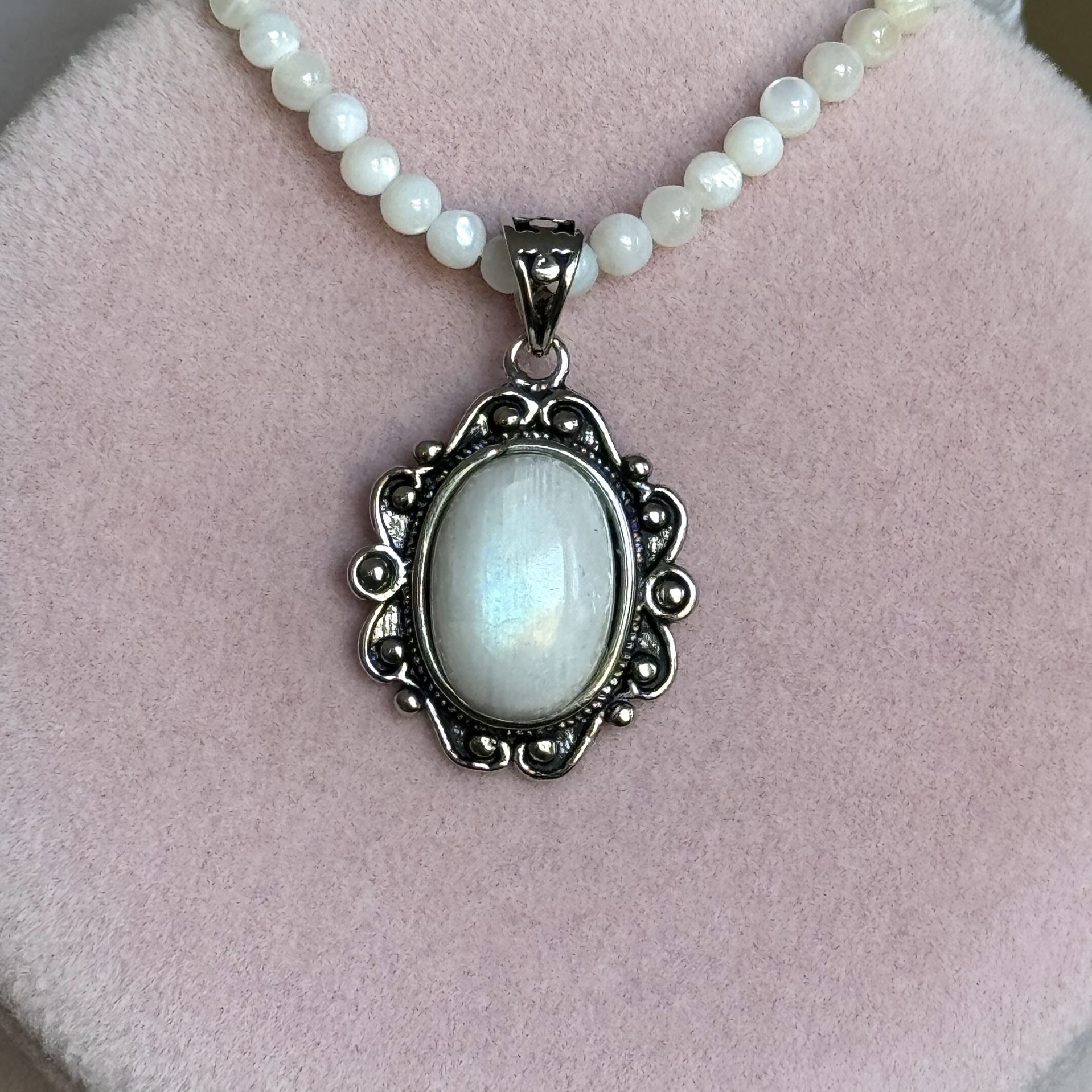 Moonstone Pendant 🤍 3mm Mother of Pearl Shells Necklace 18-20 inch