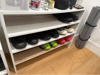 SHOE RACK
