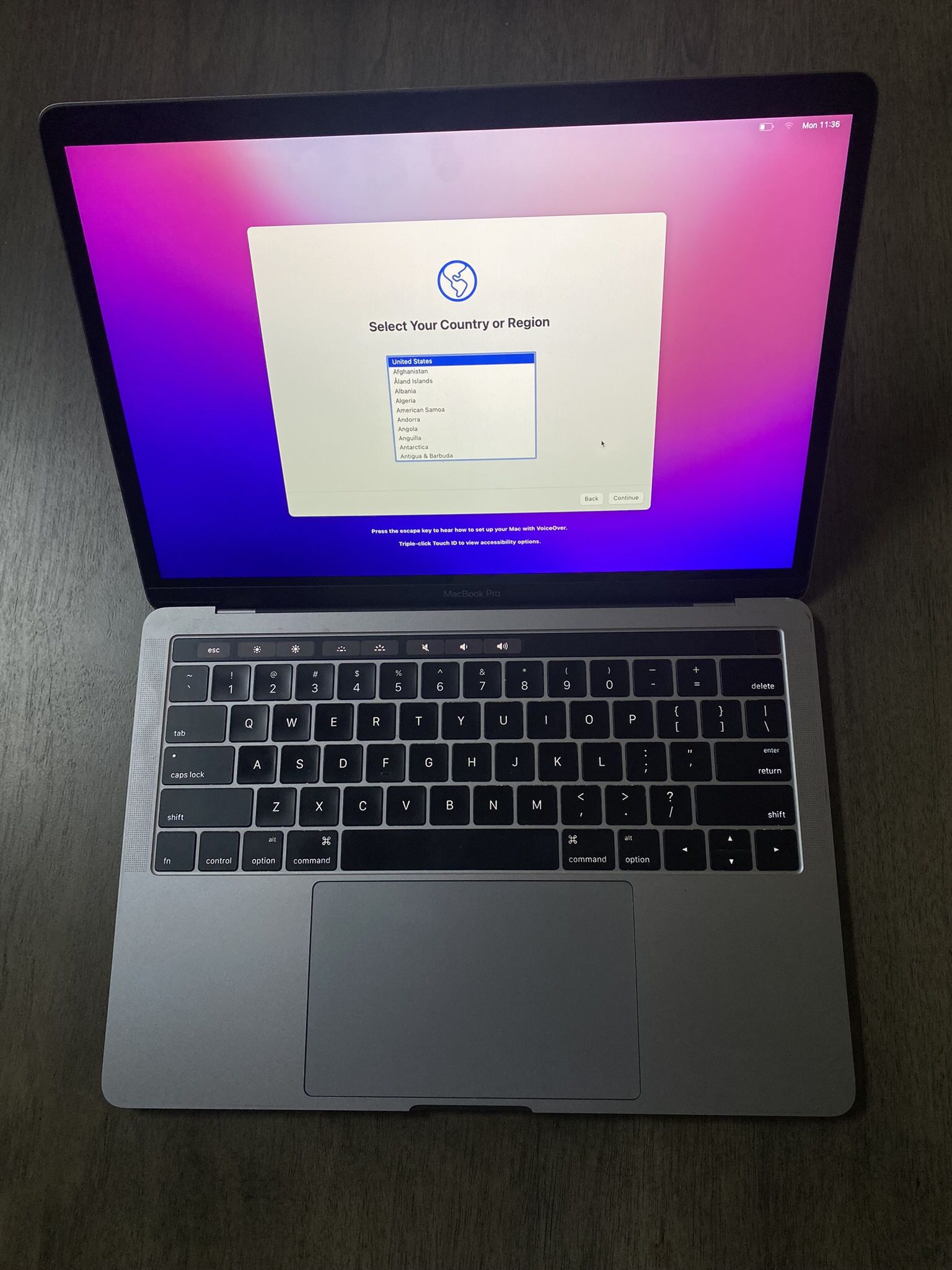 2016 MacBook Pro 13 Touch Bar, Intel Core i5, 16Gb Ram, 256Gb SSD