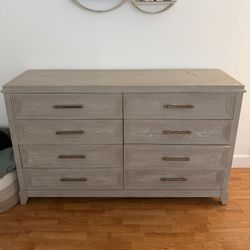 8-Drawer Dresser
