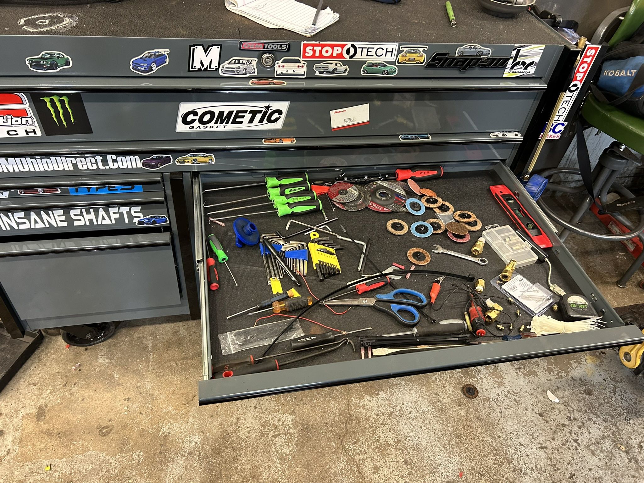 SNAP ON BOX. BEST OFFER TAKES IT