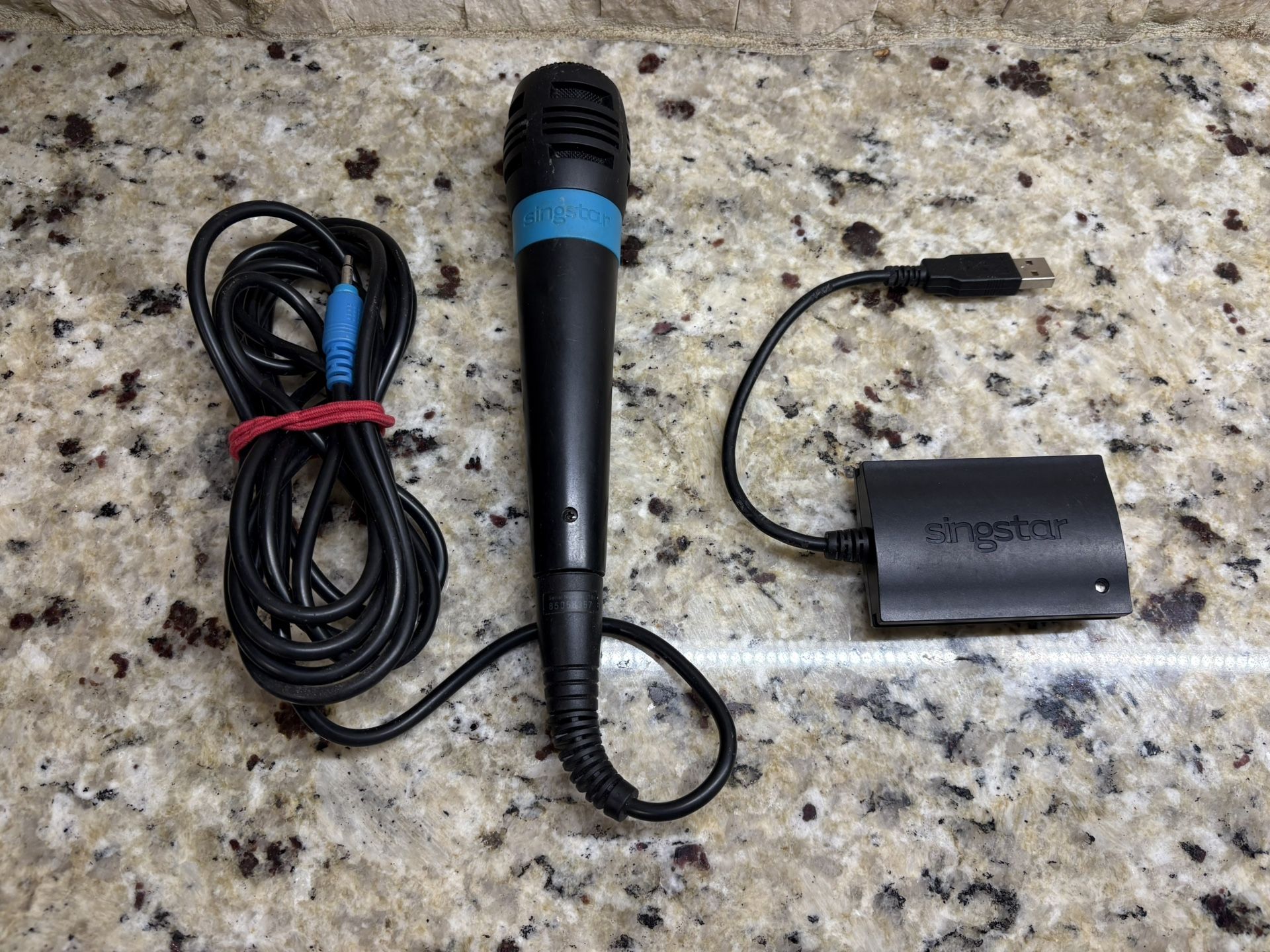 Pair of PS2 / PS3 SingStar Microphones With Adapter Playstation 2