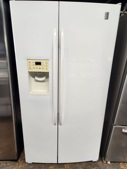 GE Side-By-Side Fridge
