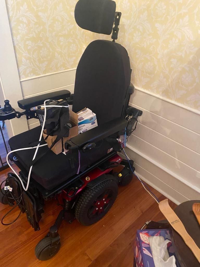 Quantum 6 Power Wheelchair