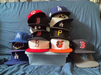 Lot of 13 MLB NFL NBA Snapback Fitted Caps