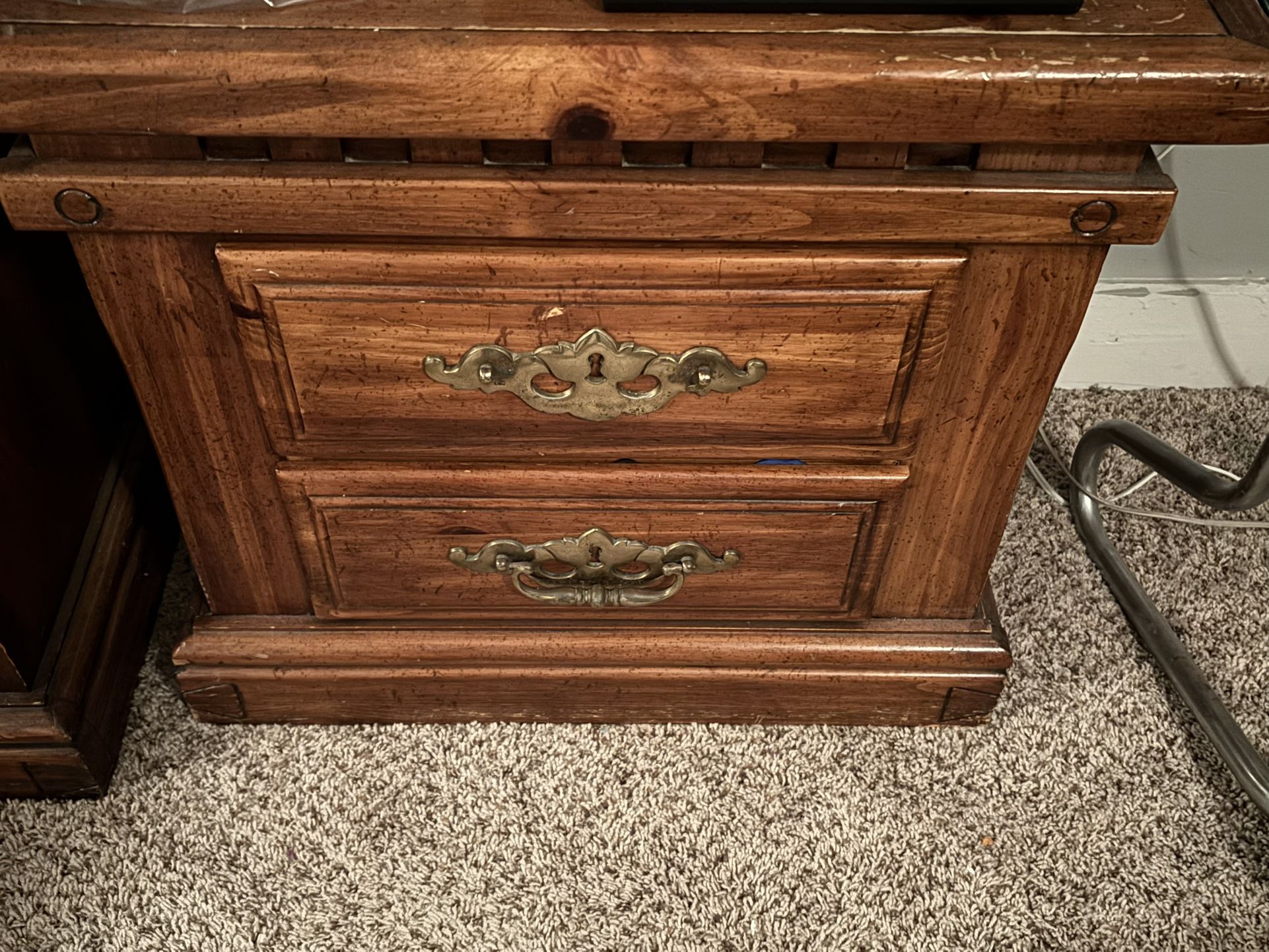 2 Night Stands