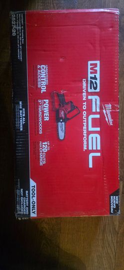 Milwaukee M12 Hatched Pruning  Saw