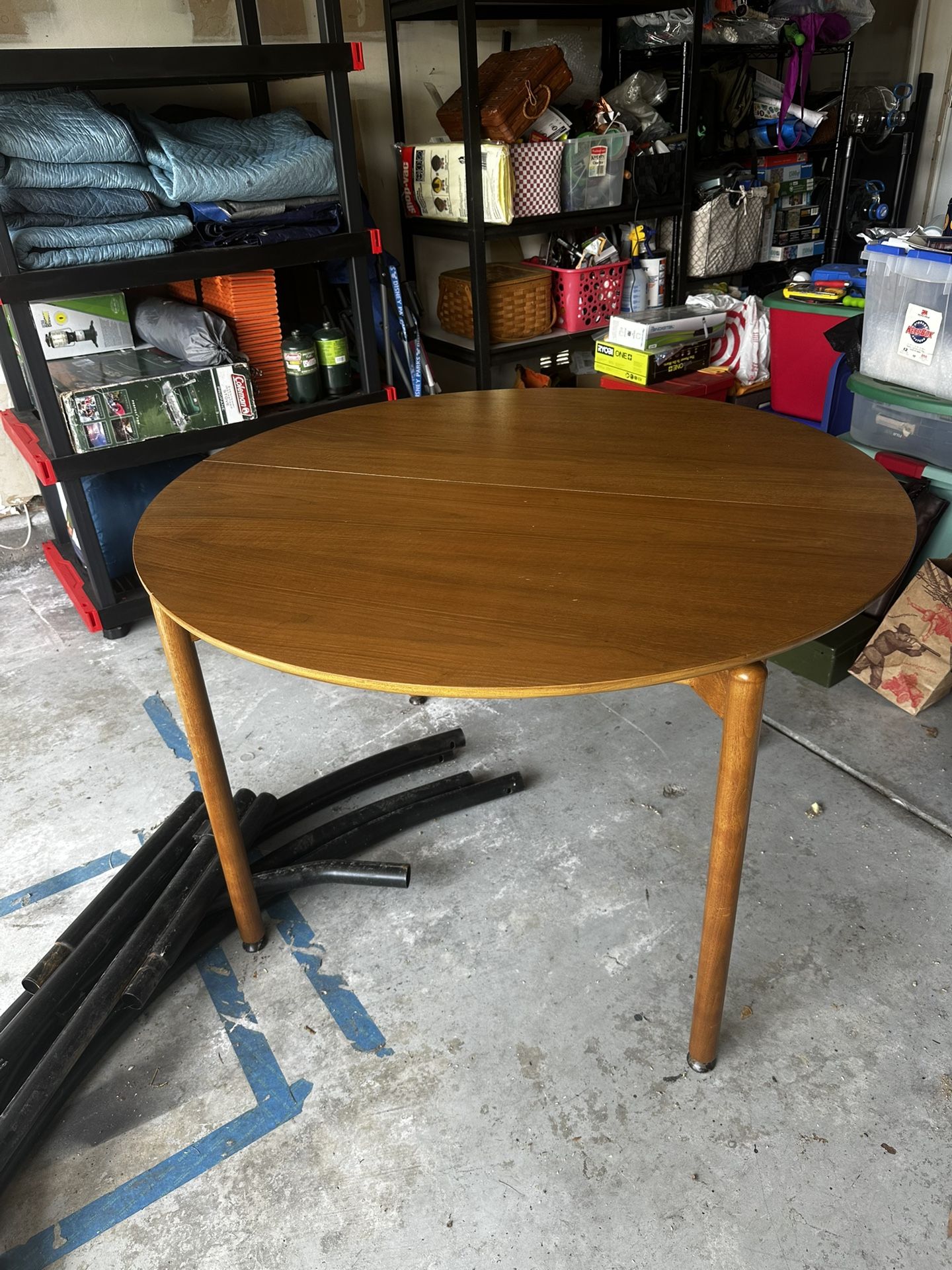 Walter Of Abash Dining Table