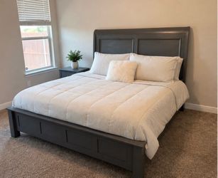 Gray Wood king Bed Frame w/ lift