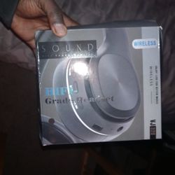 THE BEST WIRELESS HEADPHONE