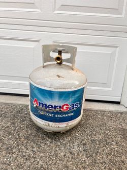 Propane gas tank