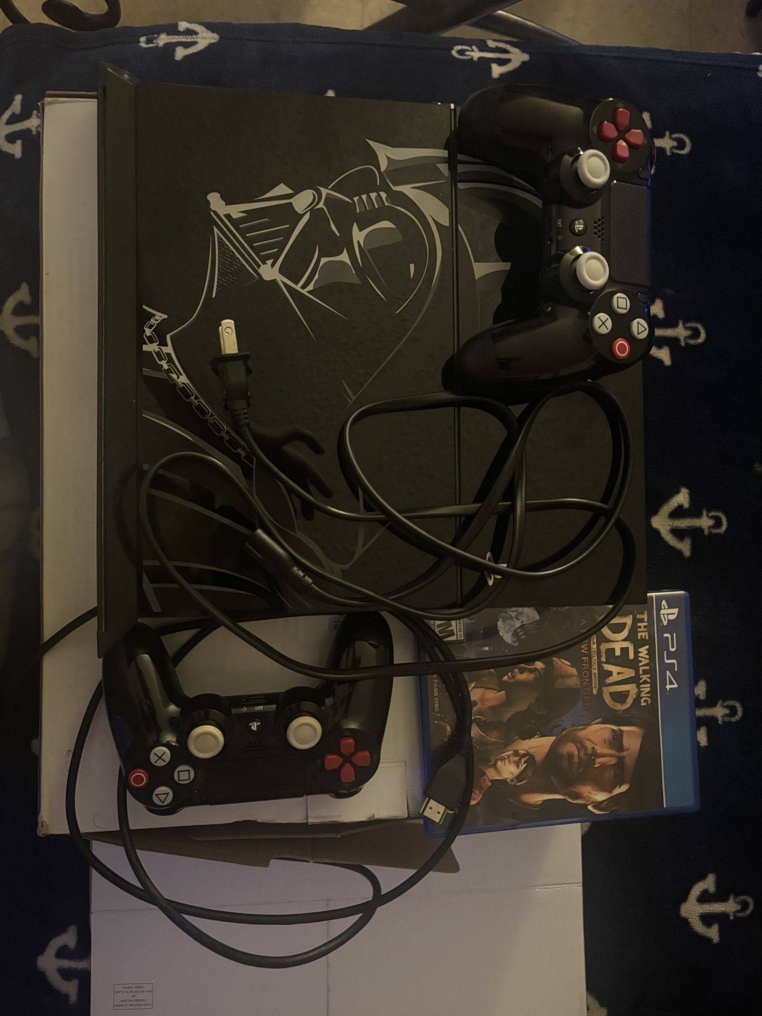 Sony PlayStation 4 500GB Console Star Wars Darth Vader