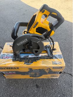 FLEXVOLT 60V MAX Cordless Brushless 7-1/4 in. Wormdrive Style Circular Saw (Tool Only