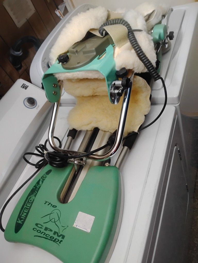 Kinetec Spectra Knee CPM Rehab Machine