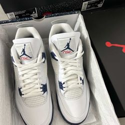 Jordan 4 Midnight Navy