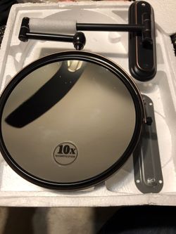 10 x magnifying flexible makeup mirror