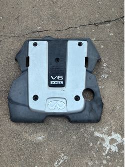 Engine cover Infiniti