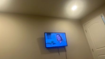 32 Inch Insignia Smart TV With Mount…100.00!