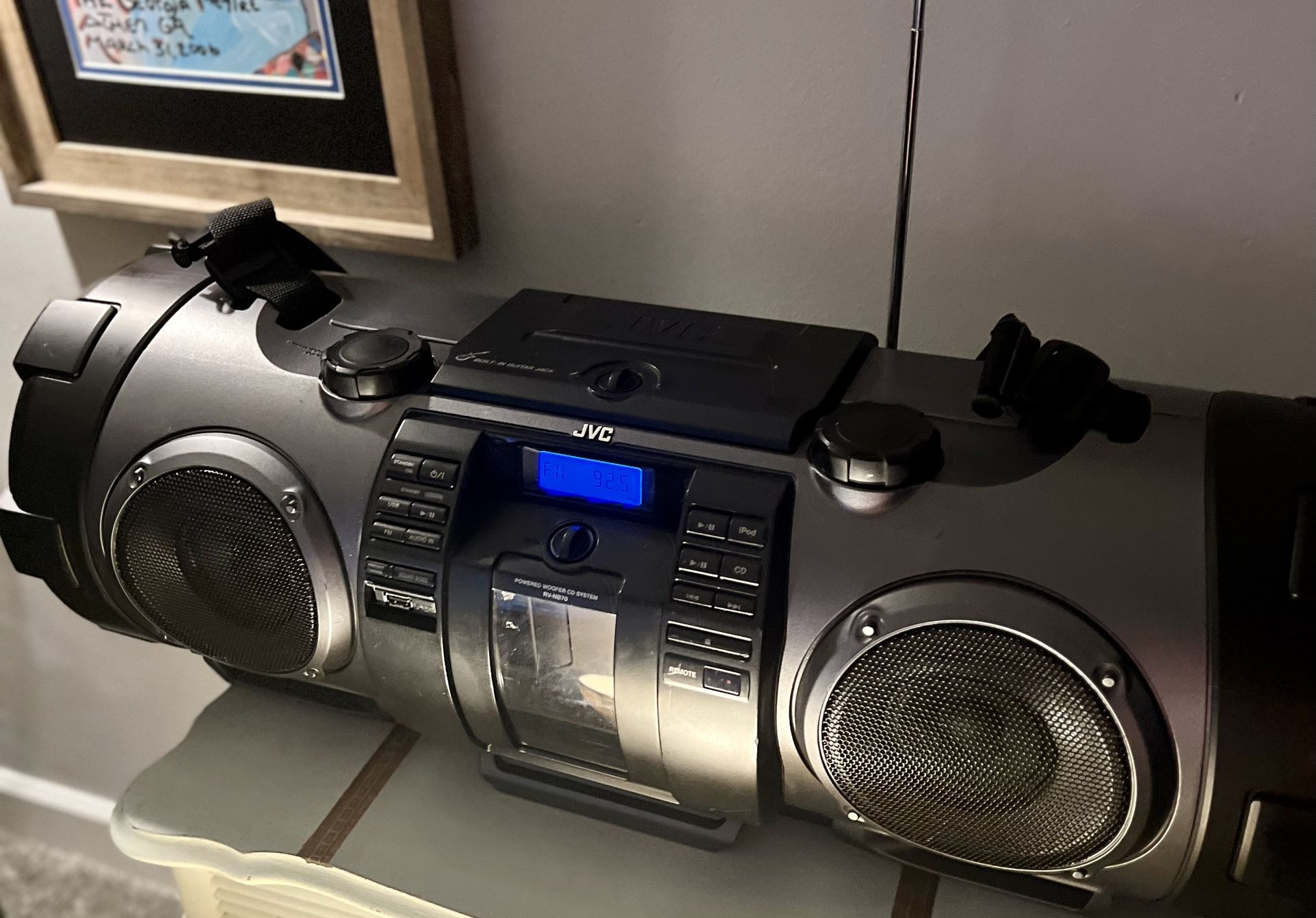 JVC RV-NB70B boombox