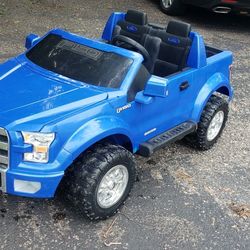 12 Volt Kids BLUE FORD F150 RIDE ON TRUCK 