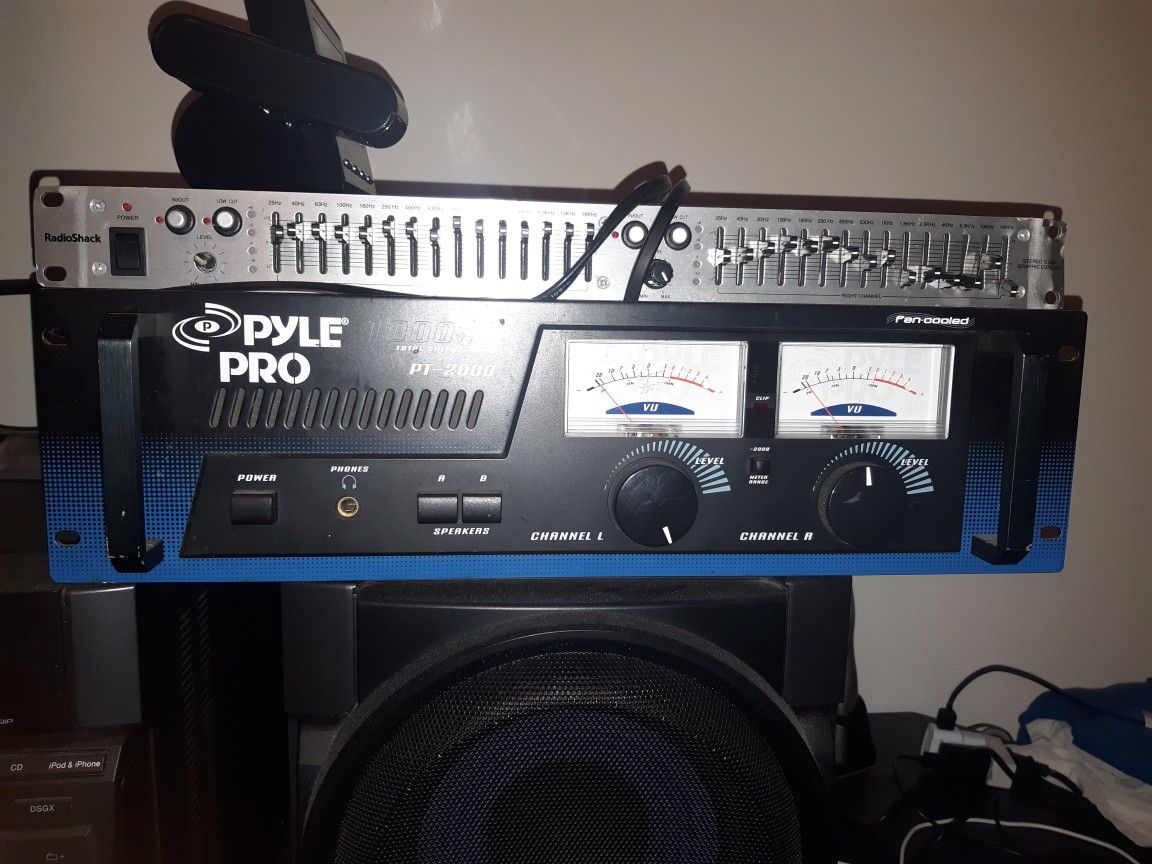 Pyle 1000 watt amp and equalizer.