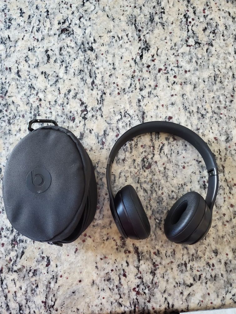 Black Beats Solo 3 Bluetooth Wireless Headset