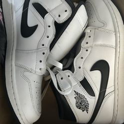 8 Q AIR JORDAN 1 MID WHITE/BLACK-WHITE-BLACK