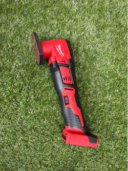 Milwaukee M18 18V Lithium-Ion Cordless Oscillating Multi-Tool (Tool-Only)
