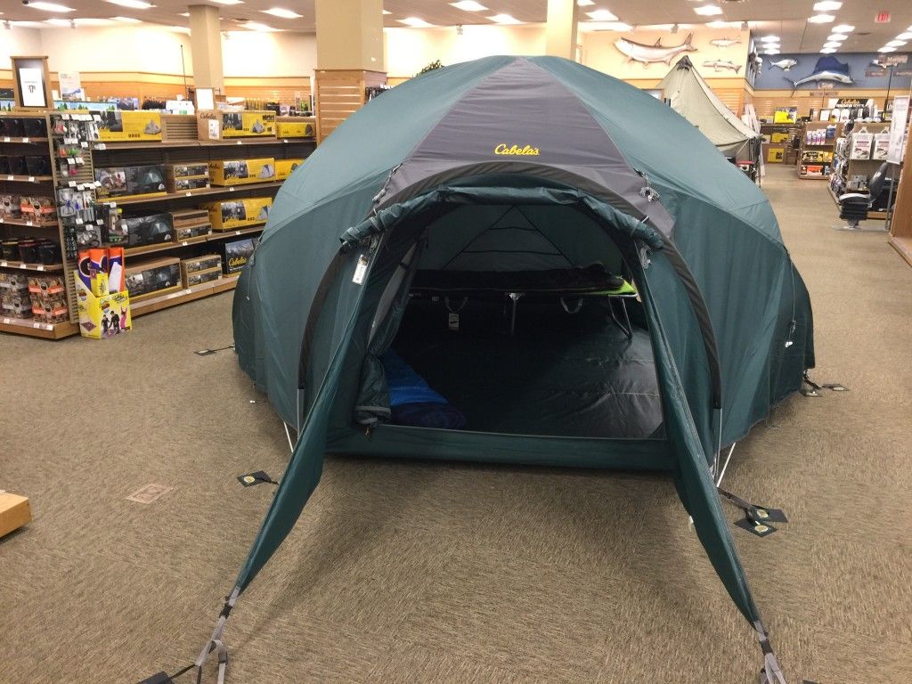 Cabelas 6 Person Alaskan Guide Tent And Cot for Sale in Scottsdale, AZ