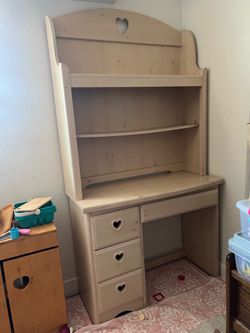 Girls desk