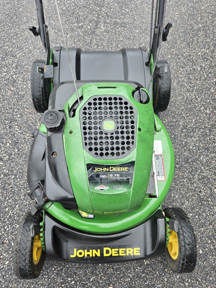 John Deere 22" 6.75HP 190cc Briggs & Stratton self propelled lawnmower