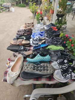 Zapatos de niño y de mujer 15 pares de niño esta 11/2 y 2 de mujer