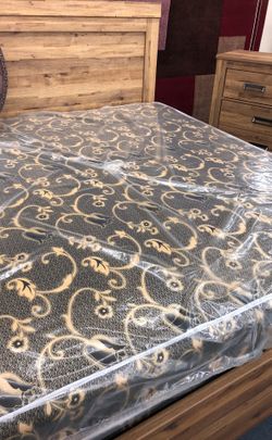 New queen mattress and box