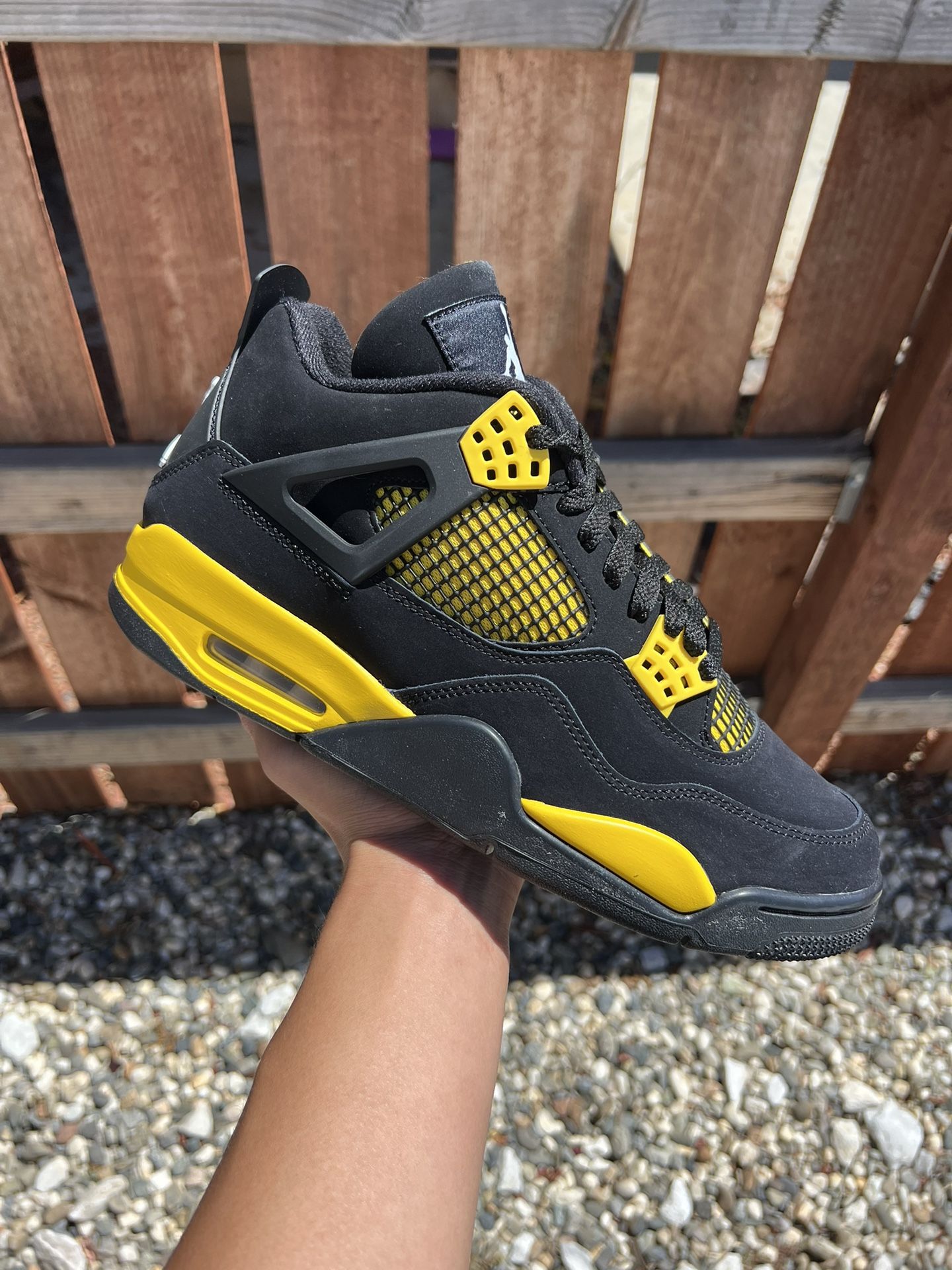 Jordan 4 Thunder (Size 5.5Y, 6.5Y)