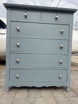 SOLID WOOD 5-DRAWER DRESSER – $95