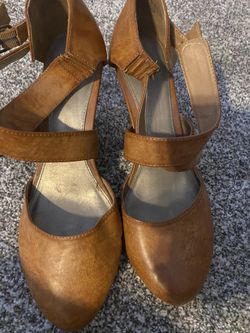 Women’s Size 10 (brand Is Baker)