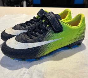 Boys soccer cleats