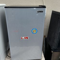 Magic Chef Fridge 