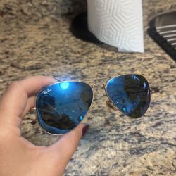  Ray-Ban Aviator Sunglasses – Blue Mirrored Lenses (Authentic)