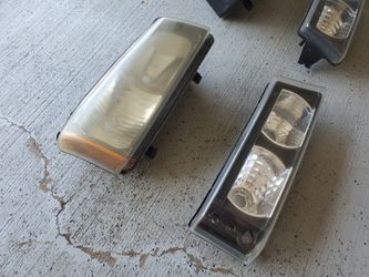 2003 2004 2005 2006 2007 Chevy Silverado 1500 2500 3500 Headlights parking lights