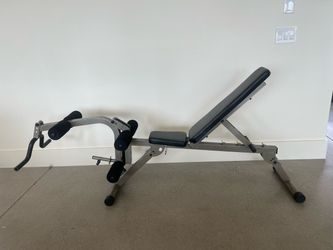 Like new // Adjustable Weight Bench with Leg Developer