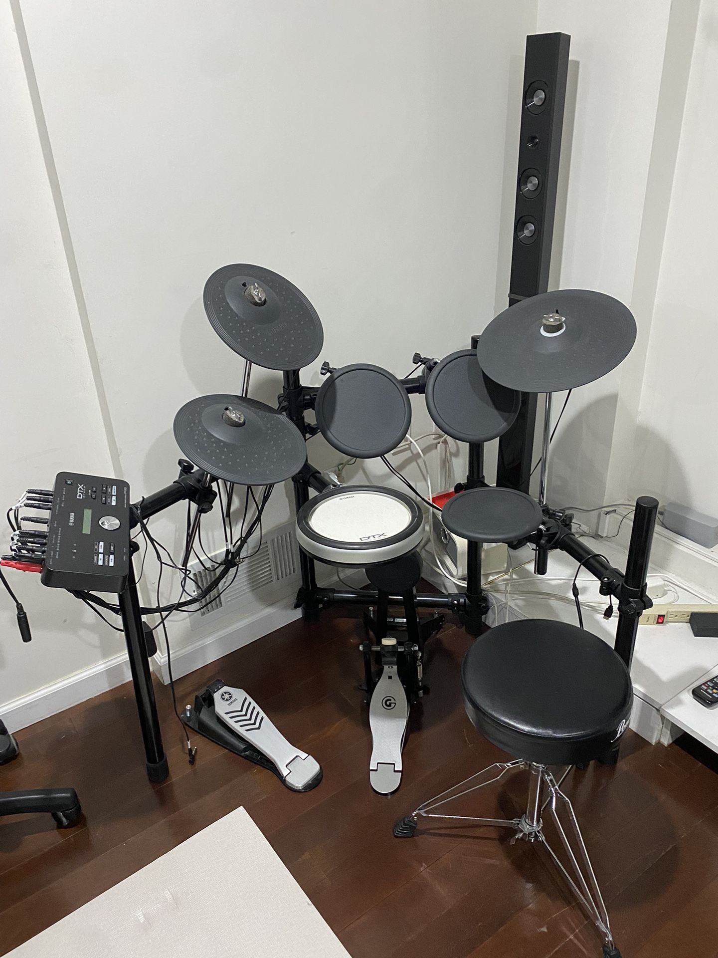 Yamaha DTX-502 Electric Drumset for Sale in Queens, NY - OfferUp