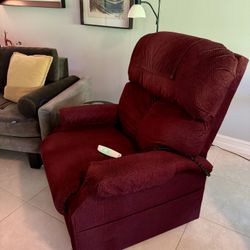 Recliner / Lift Chair / $300 OBO