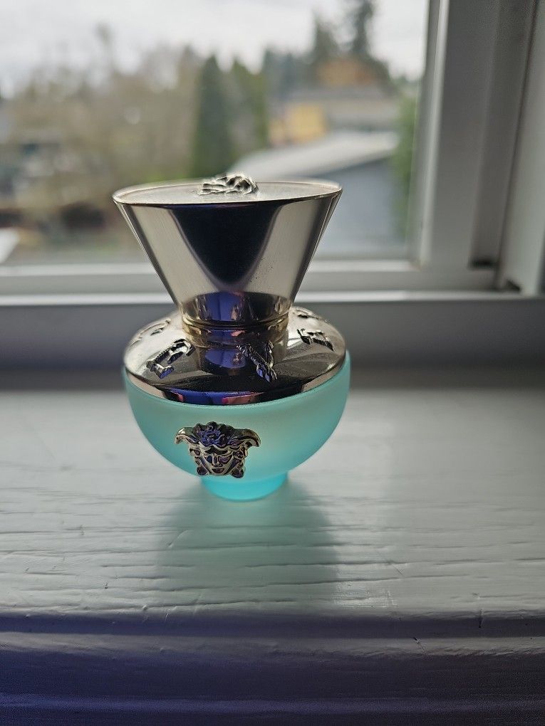 Versace Dylan Turquoise Perfume