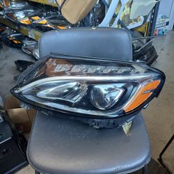 2015-2018 Mercedes C300 Headlight Oem 